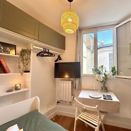 366 New Ventura - Tiny Center Apartment *