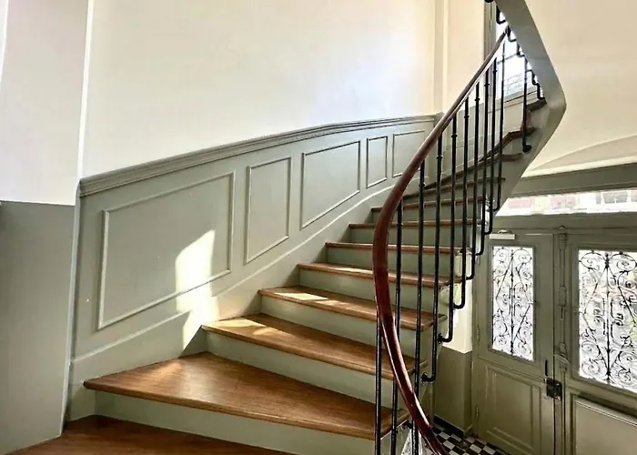 366 New Ventura - Tiny Center *